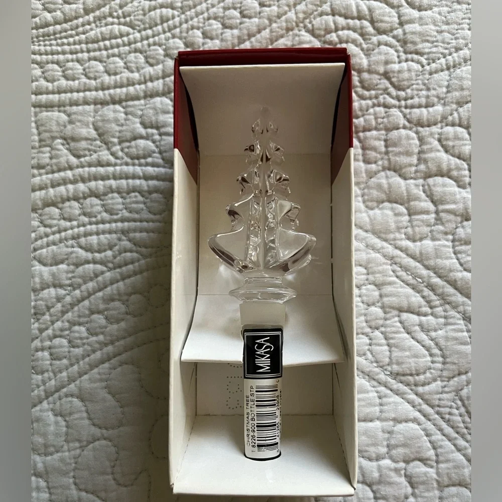Mikasa Clear Christmas Tree Bottle Stopper - Picture 1 of 3